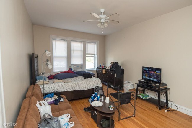 Foto del edificio - 1145 W Morse Ave