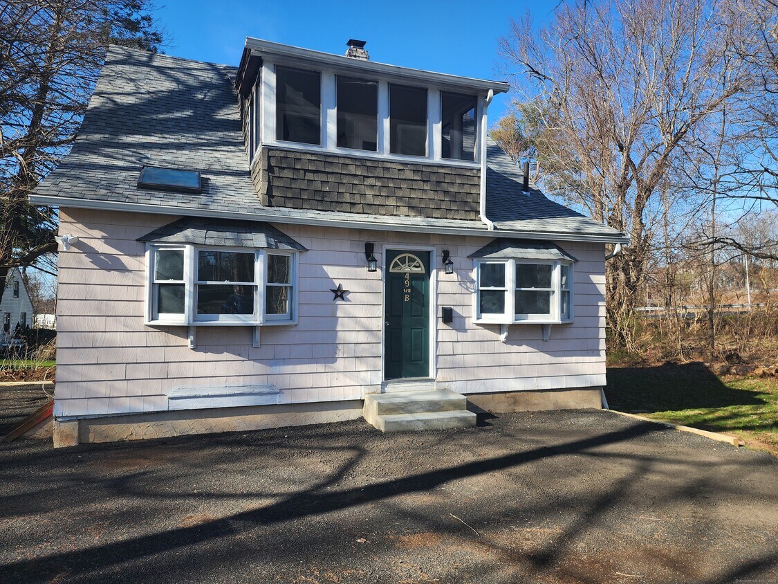 Primary Photo - 49 1/2 Silver St