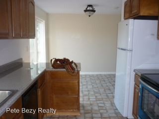 Building Photo - 117 Valley Meadows Loop