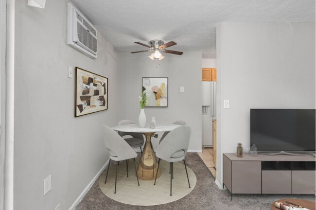 Foto del edificio - Recently renovated 1-bedroom suite