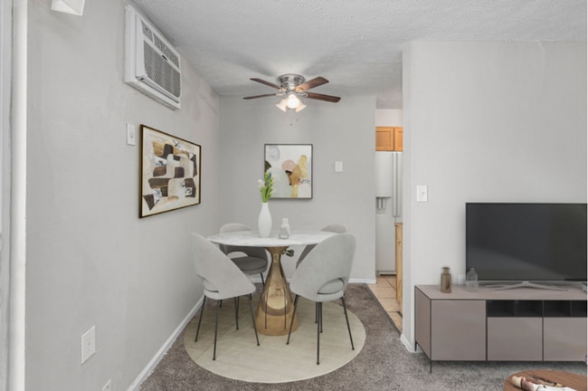 Interior Photo - The Roxbury