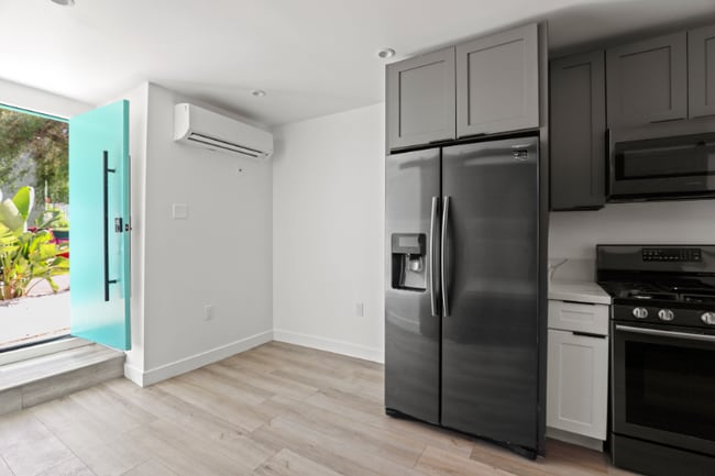 Foto del edificio - 1023 Tremont St