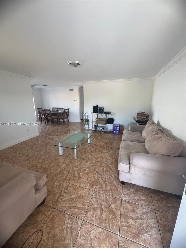 Foto del edificio - 2801 NW 183rd St