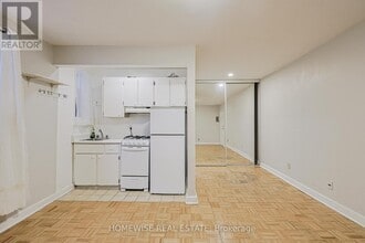 Building Photo - 33 Maitland St