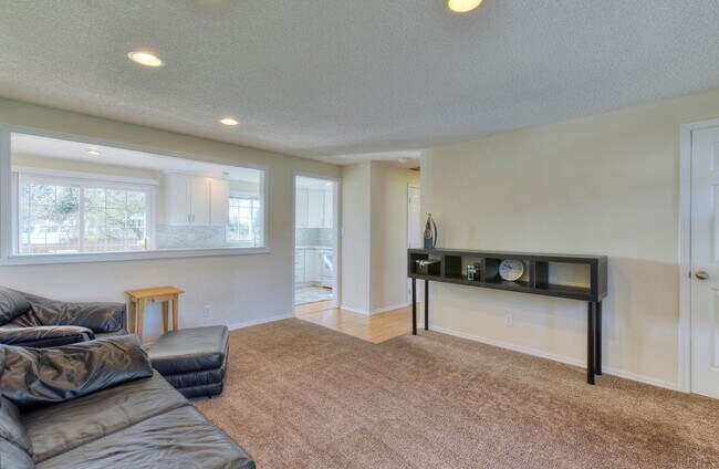 Foto del edificio - Cheery 3bedroom/1bath Rambler in Federal Way