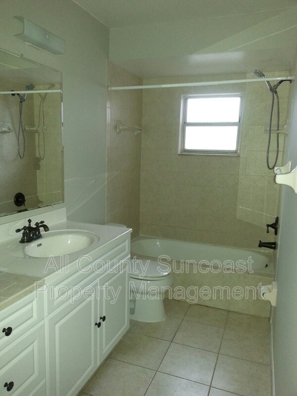 Building Photo - 11310 125th Terrace N