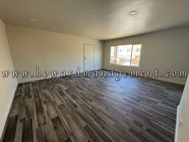 Building Photo - 04240CE