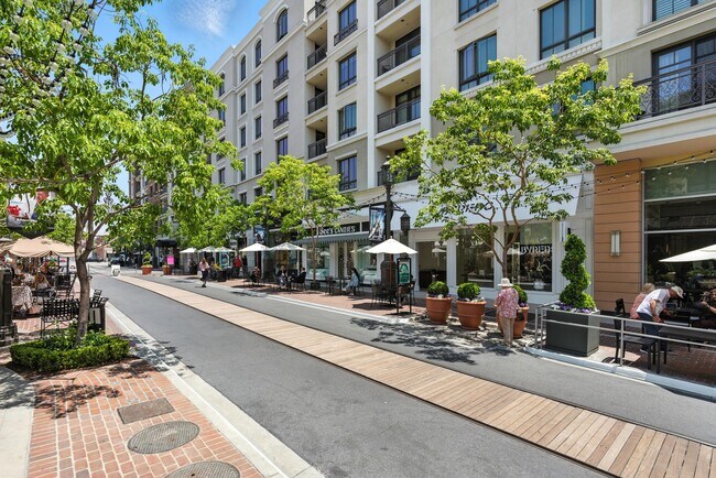Building Photo - 403 Caruso Ave