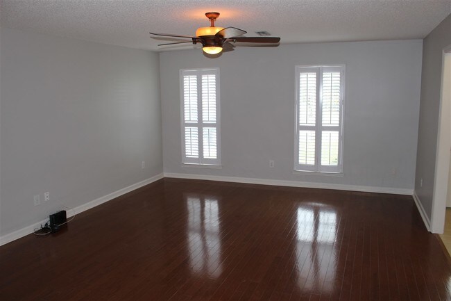 Building Photo - 104 Patra Dr