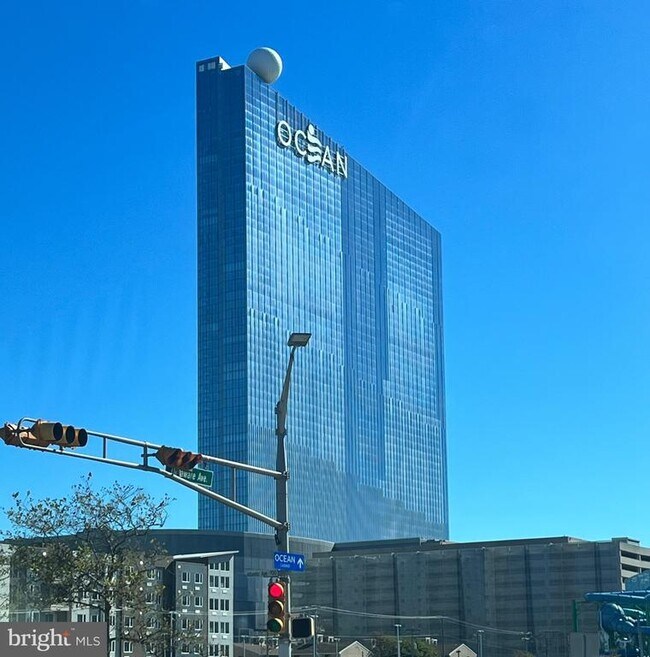 Building Photo - 526 PACIFIC 2203
