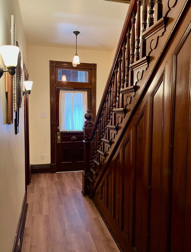 Foto del edificio - 309 Biddle Ave