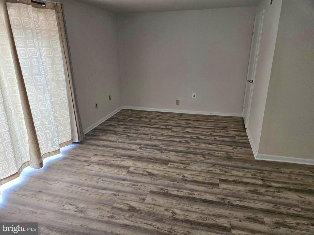 Foto principal - 215 W 3rd Ave