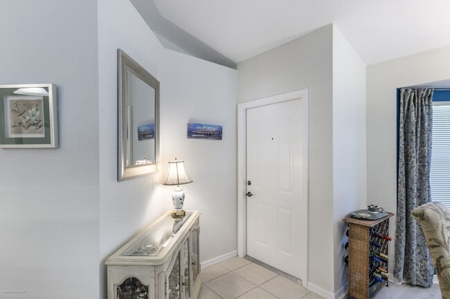 Building Photo - Turnkey Furnished Seasonal Rental – 2 Bedr...