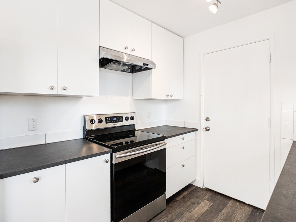 Foto principal - 6218 N. 12th Place