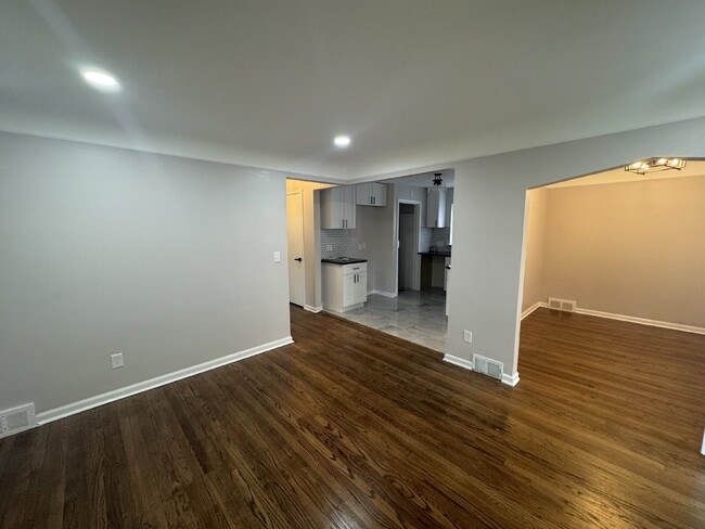 Foto del edificio - Beautiful 3-Bedroom Home in Detroit