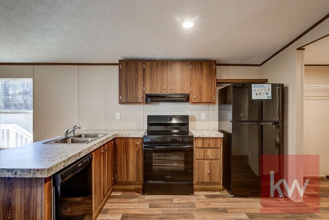 Foto del edificio - Chestnut St 119/Whispering Hills MHP