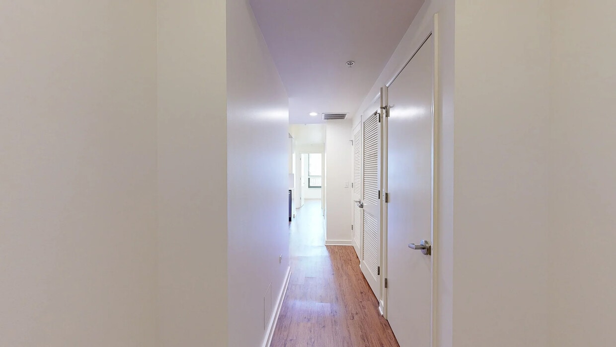 Photo - Chateau on Wells Apartments