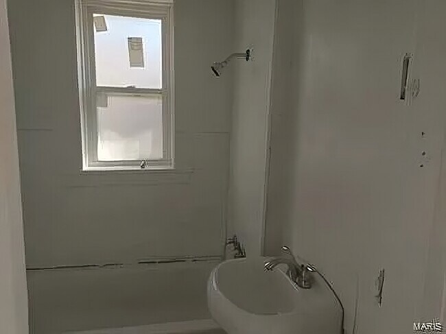 Foto del edificio - 4845 Carter Ave