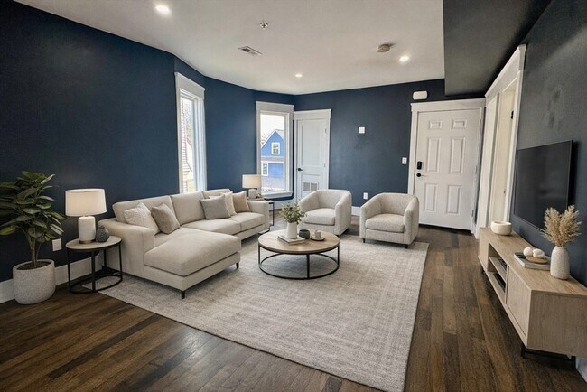 Building Photo - 567 Park St