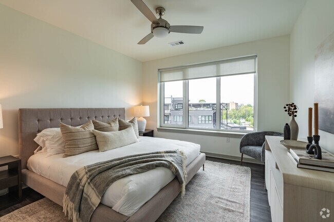 Interior Photo - 445 Park Commons