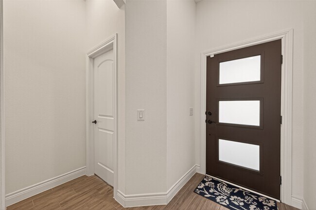 Foto del edificio - 7319 Woodlark Rdg Dr