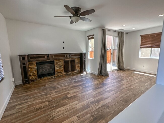 Building Photo - 24623 Montevista Cir