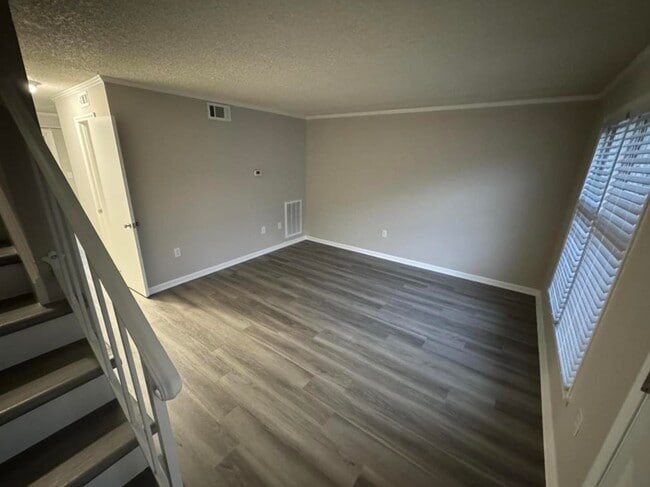 Foto del edificio - 6702 Jefferson Pl