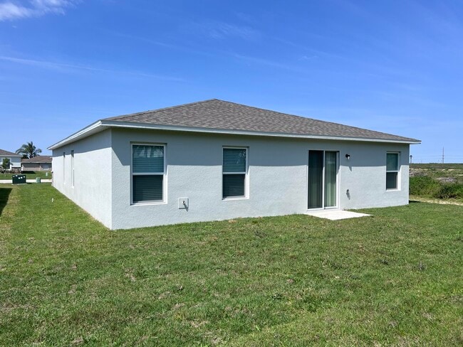 Building Photo - 1385 Stone Ridge Cir