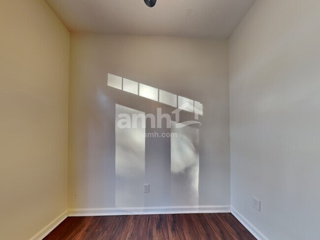 Foto del edificio - 105 Redrock Ct