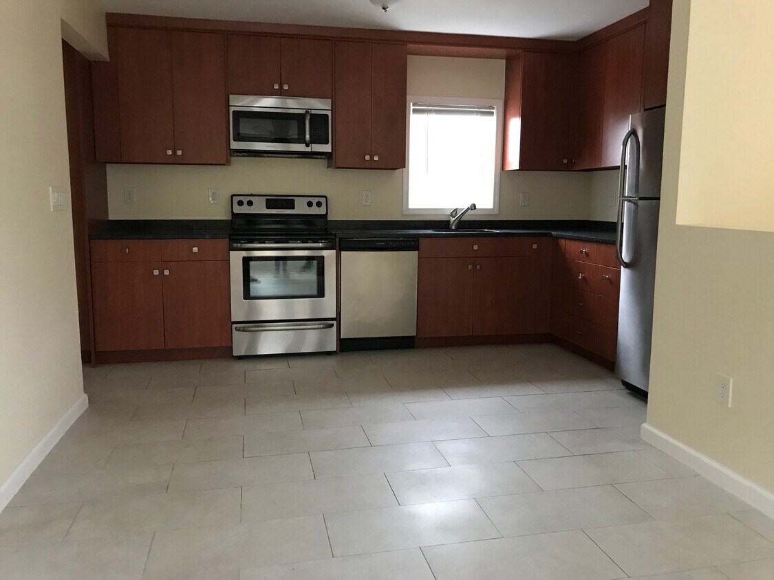 1014 N Division St Unit 2, Peekskill, NY 10566 Apartments in