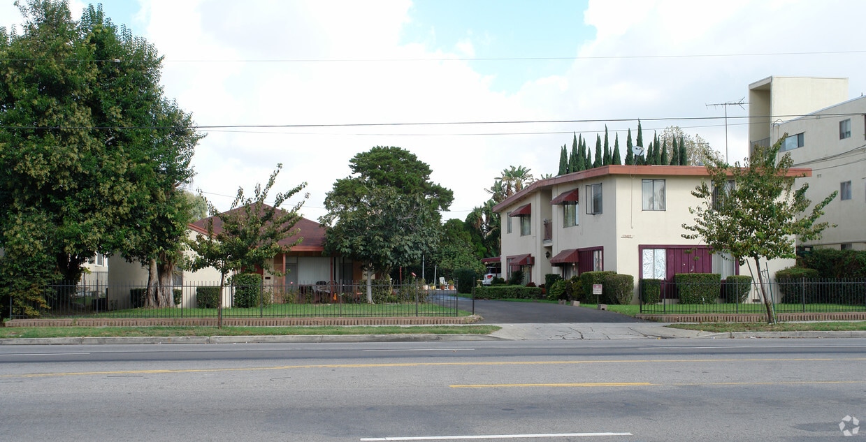 Building Photo - 13437 Burbank Blvd