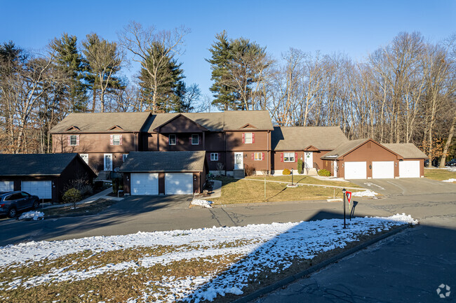 Building Photo - Candlewood Village