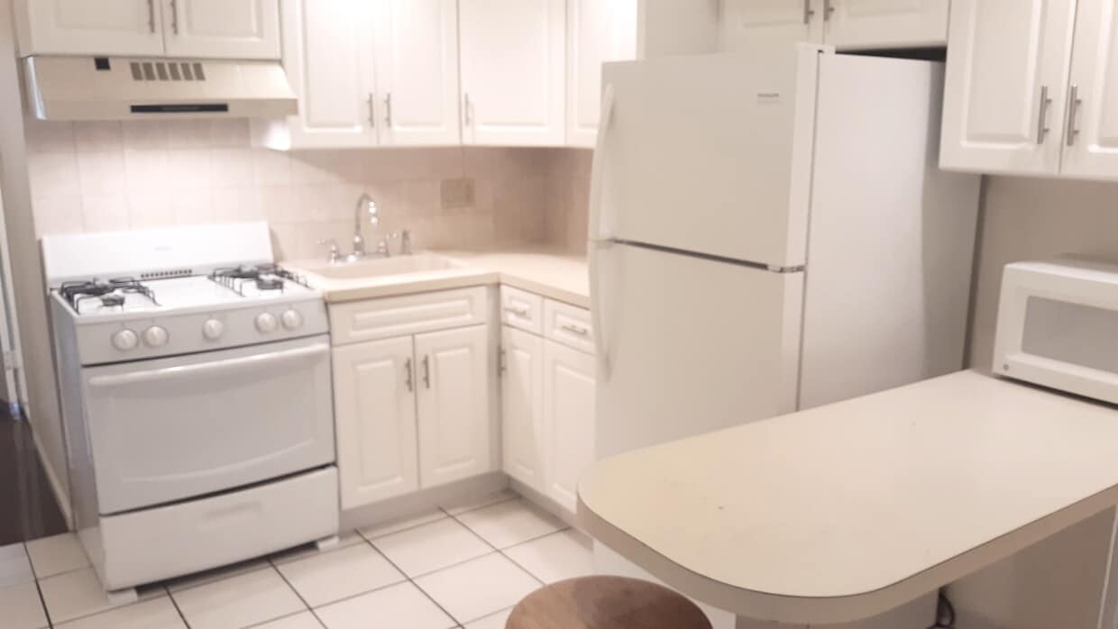 Breakfast Bar - 925 Garden St