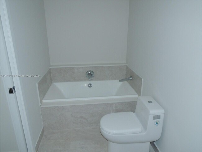 Foto del edificio - 488 NE 18th St