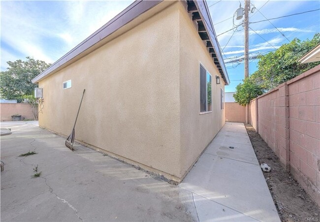 Building Photo - 13041 Birchwood St