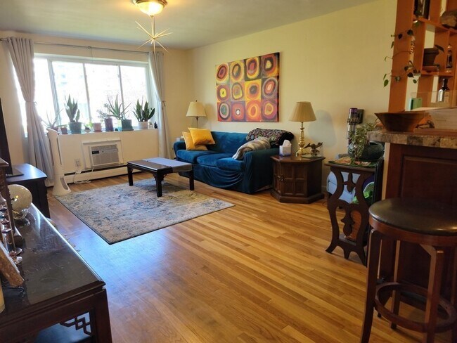 Building Photo - 50 Green St