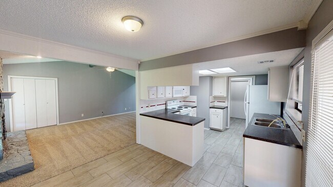 Building Photo - 210 W 115th St S