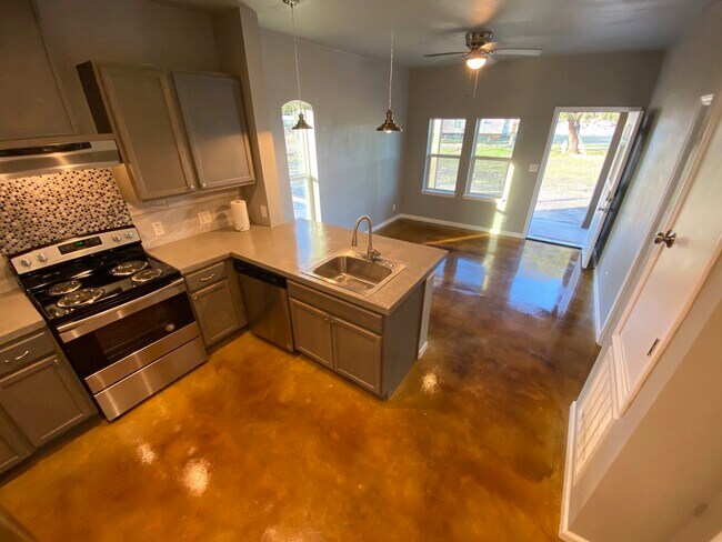 Photo - 13810 Old FM 471 W Apartments