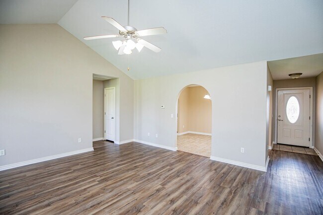 Foto del edificio - ***570 Tamarron Drive***