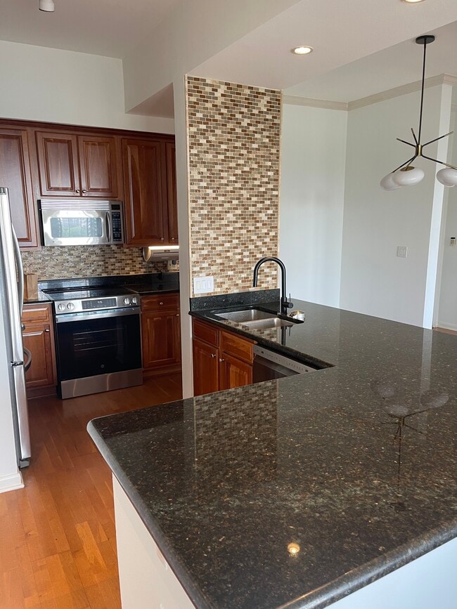 Building Photo - 3225 Turtle Creek Blvd Blvd