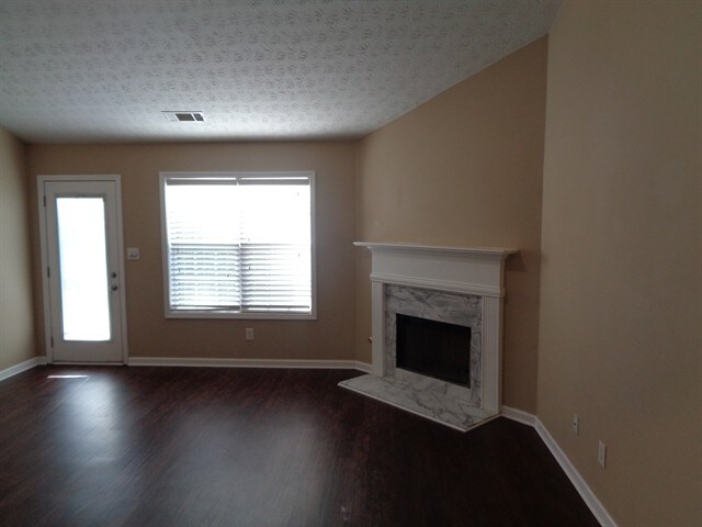 Building Photo - 660 James Ridge Drive