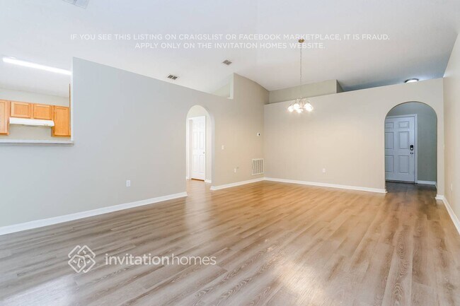 Building Photo - 252 Samuel St