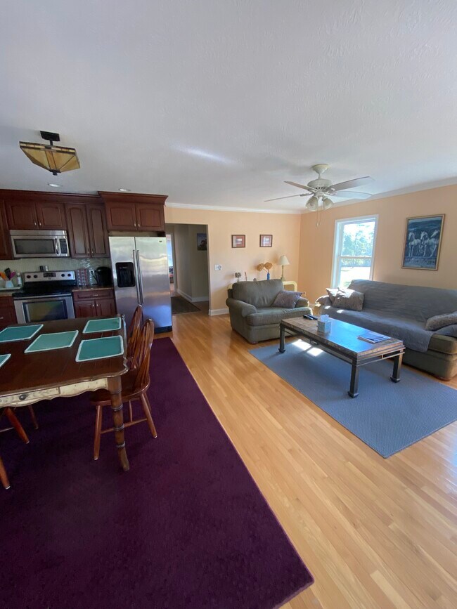 Cocina/sala de estar - 970 Shell Bluff Dr