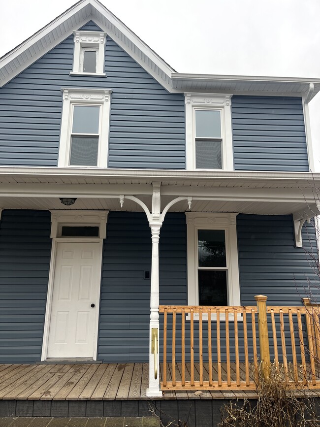 Building Photo - 14208 Temple St