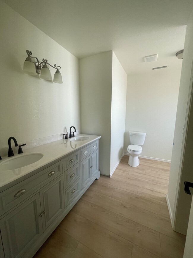 Foto del edificio - 4348 N Sauter Dr W