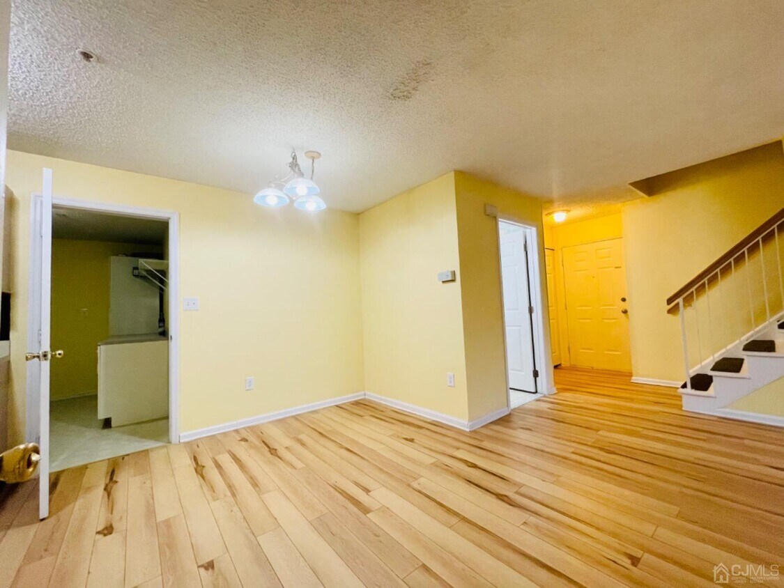 Primary Photo - 263 Prestwick Way