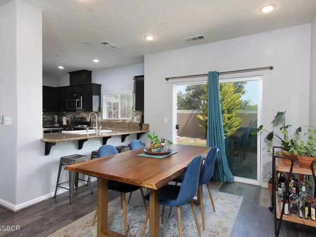 Foto del edificio - Stunning Briar Creek Home!