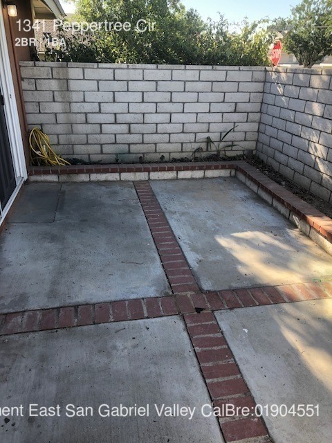 Building Photo - 1341 Peppertree Cir