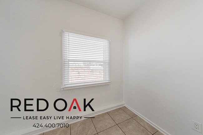 Building Photo - 2749 San Marino St