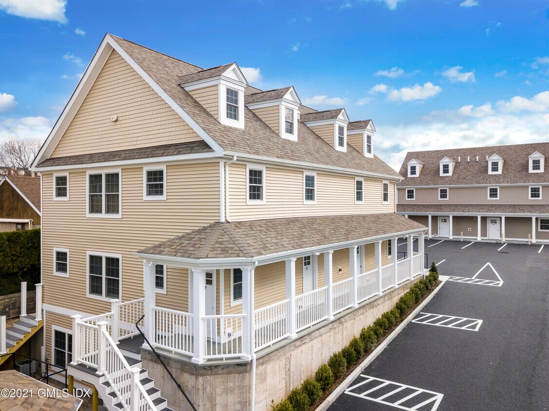 303 Hamilton Ave Unit I, Greenwich, CT 06830 Room for Rent in